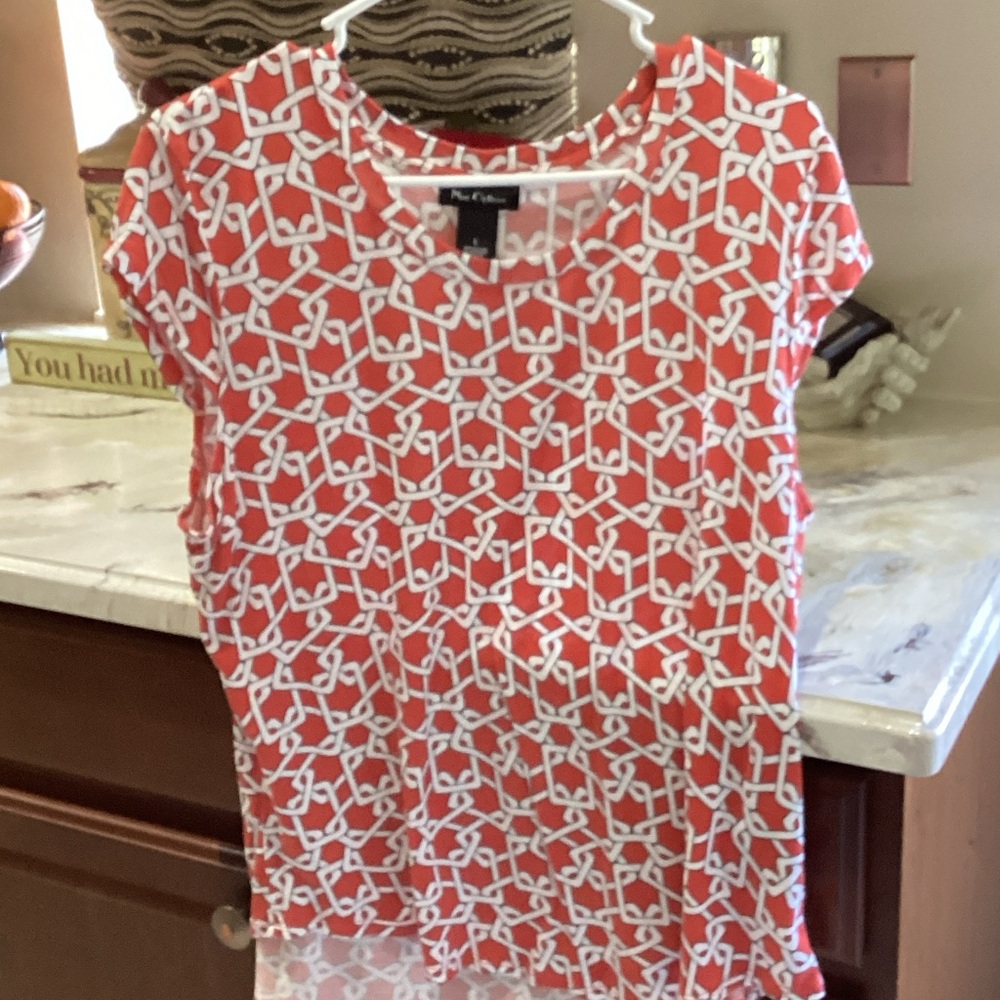 Nue Options Red and White Geometric Top